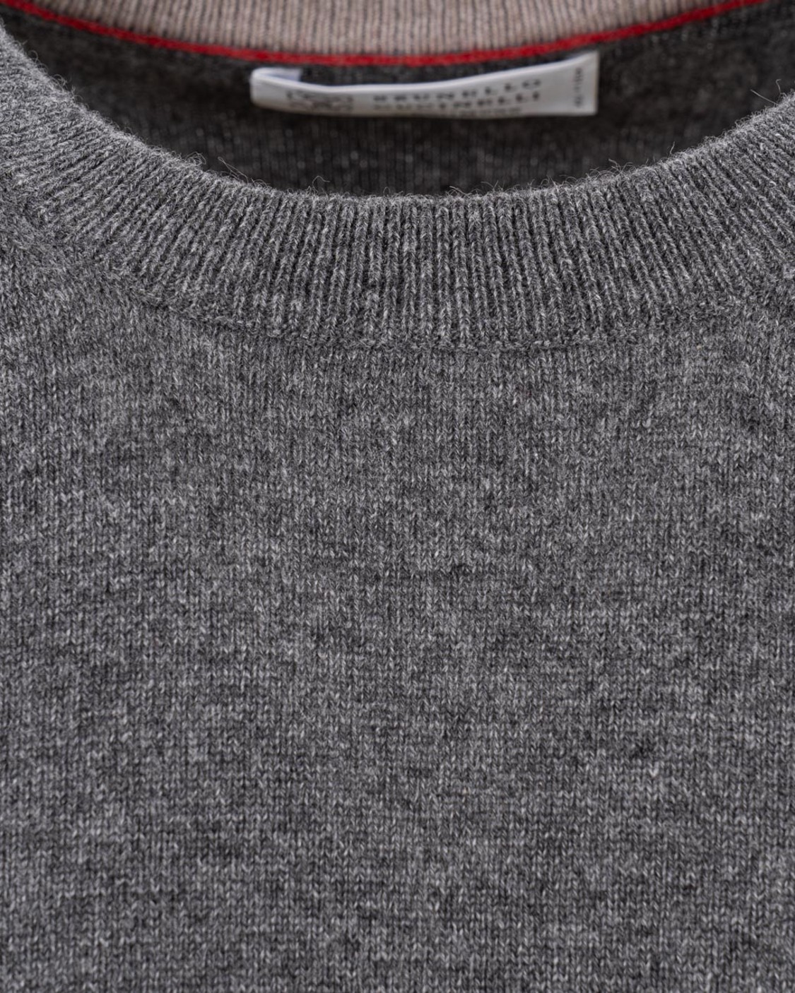 shop BRUNELLO CUCINELLI  Girocollo: Brunello Cucinelli maglia in cashmere.
Girocollo in maglia a costina.
Polsini e fondo in maglia a costina.
Maglia rasata.
Composizione: 100% CASHMERE.
Made in Italy.. M2200100-CSP48 number 6563595